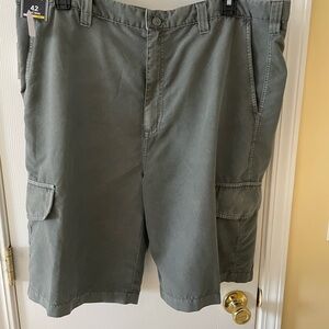 Roundtree & Yorke Cargo Shorts Size 42 Tall Man 🩳🌿 Straight Fit